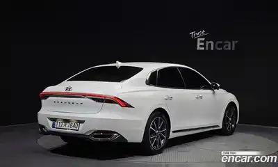 Hyundai Grandeur 2022 2.5 Автомат в Москве № 582840, миниатюра 2