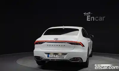 Hyundai Grandeur 2022 2.5 Автомат в Москве № 582840, миниатюра 4