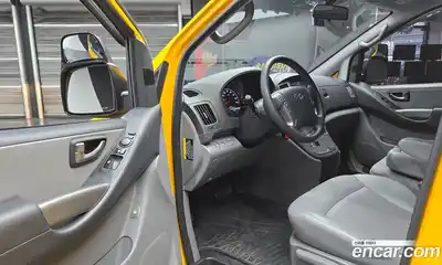 Hyundai Starex 2021 2.4 Автомат в Москве № 582927, миниатюра 11