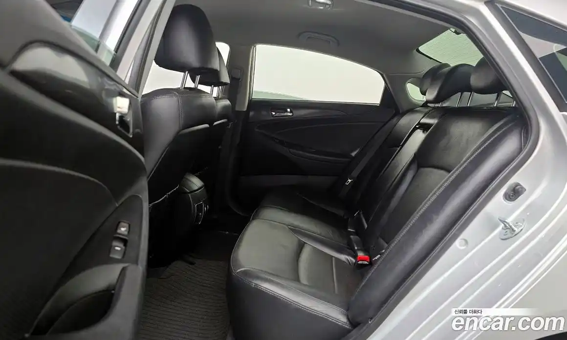 Hyundai Sonata 2014 2.0 Автомат в Москве № 582943, фото 12