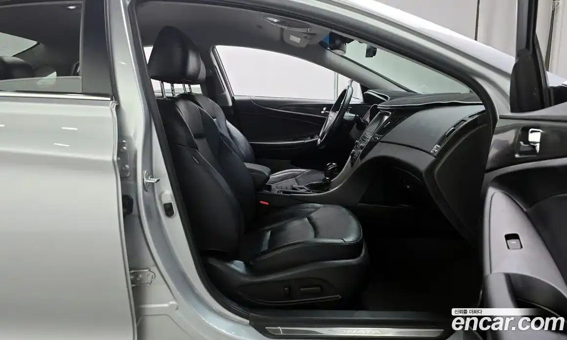 Hyundai Sonata 2014 2.0 Автомат в Москве № 582943, фото 10