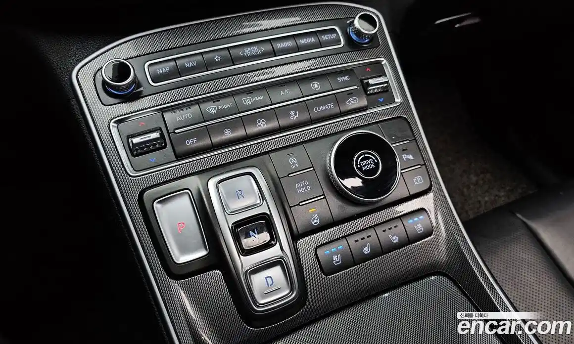 Hyundai Santa Fe 2021 2.2 Автомат в Москве № 583602, фото 9