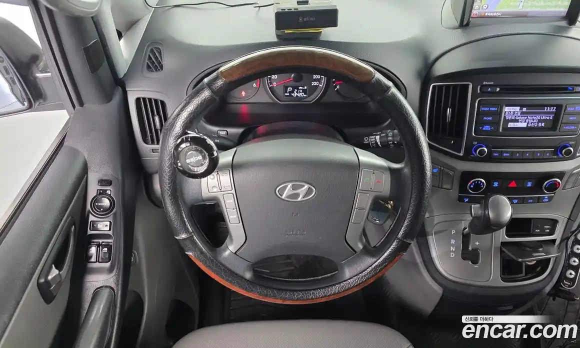 Hyundai Starex 2016 2.5 Автомат в Москве № 583603, фото 13