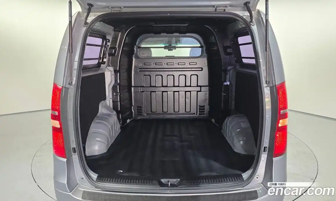 Hyundai Starex 2016 2.5 Автомат в Москве № 583603, фото 20