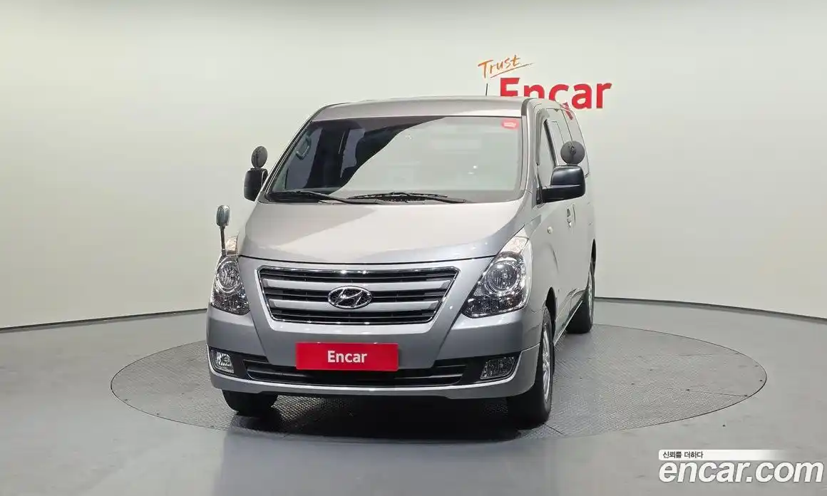 Hyundai Starex 2016 2.5 Автомат в Москве № 583603, фото 3