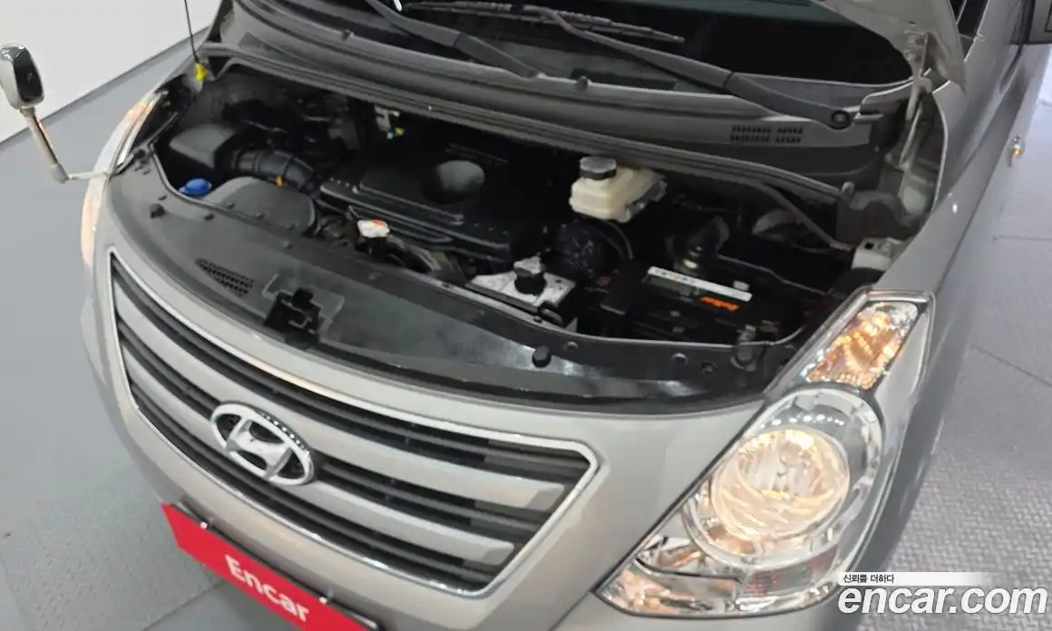 Hyundai Starex 2016 2.5 Автомат в Москве № 583603, фото 6