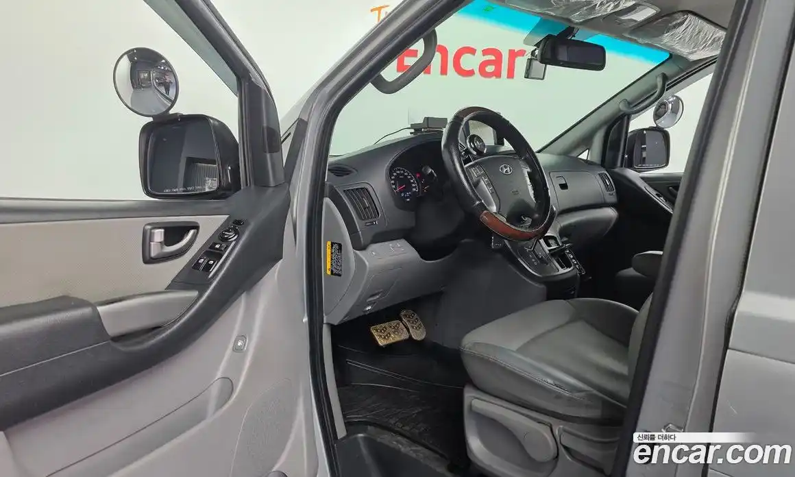 Hyundai Starex 2016 2.5 Автомат в Москве № 583603, фото 10