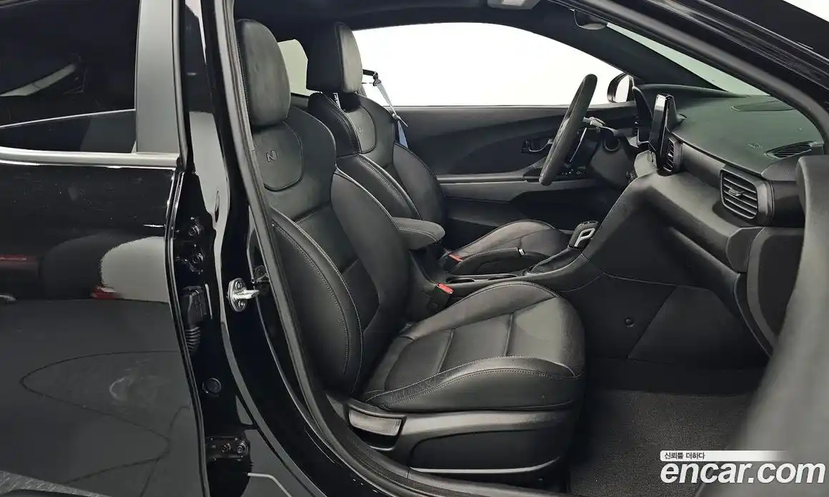 Hyundai Veloster 2021 2.0 Автомат в Москве № 583652, фото 10