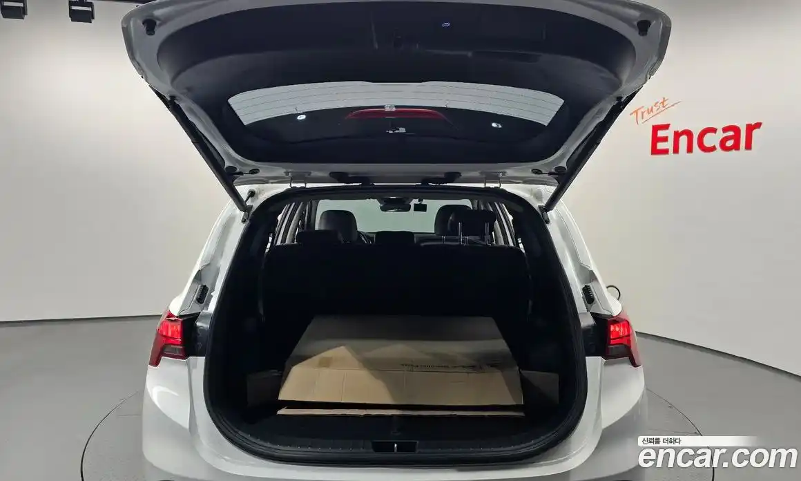 Hyundai Santa Fe 2023 2.2 Автомат в Москве № 583785, фото 20