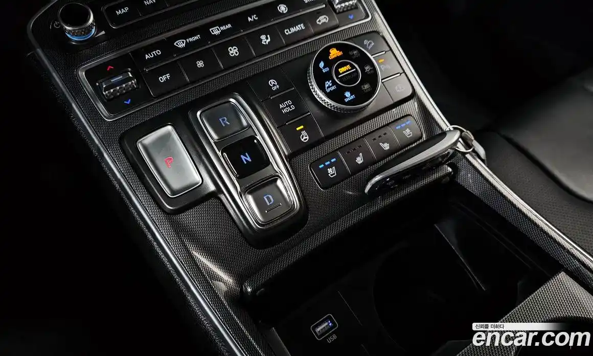 Hyundai Santa Fe 2023 2.2 Автомат в Москве № 583785, фото 9