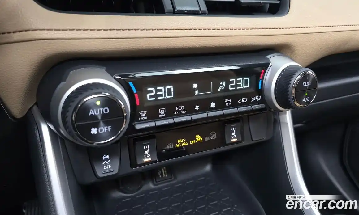 Toyota RAV4 2025 2.5 Автомат в Москве № 584555, фото 16