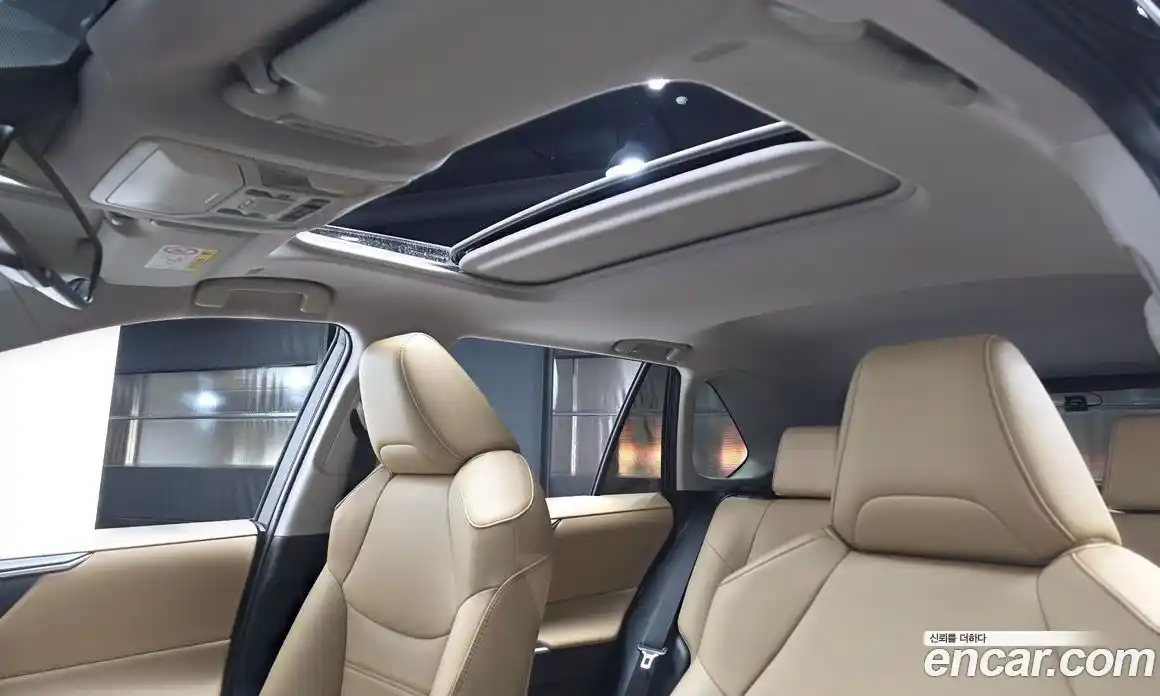 Toyota RAV4 2025 2.5 Автомат в Москве № 584555, фото 19