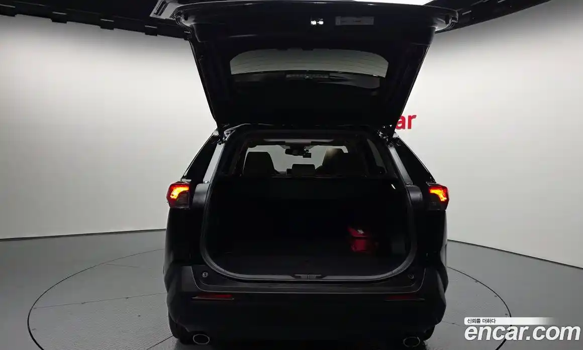 Toyota RAV4 2025 2.5 Автомат в Москве № 584555, фото 20