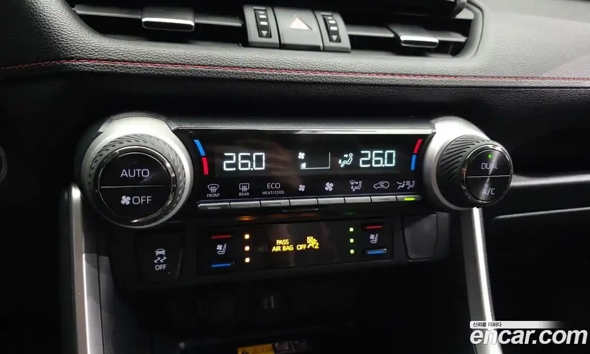 Toyota RAV4 2025 2.5 Автомат в Москве № 584556, фото 16