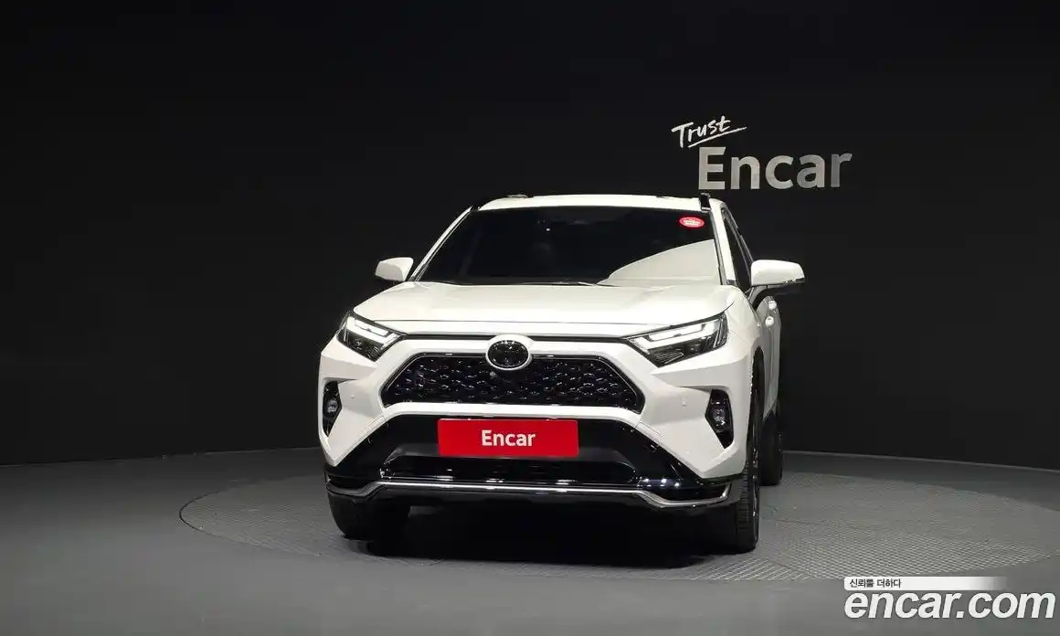 Toyota RAV4 2025 2.5 Автомат в Москве № 584556, фото 3