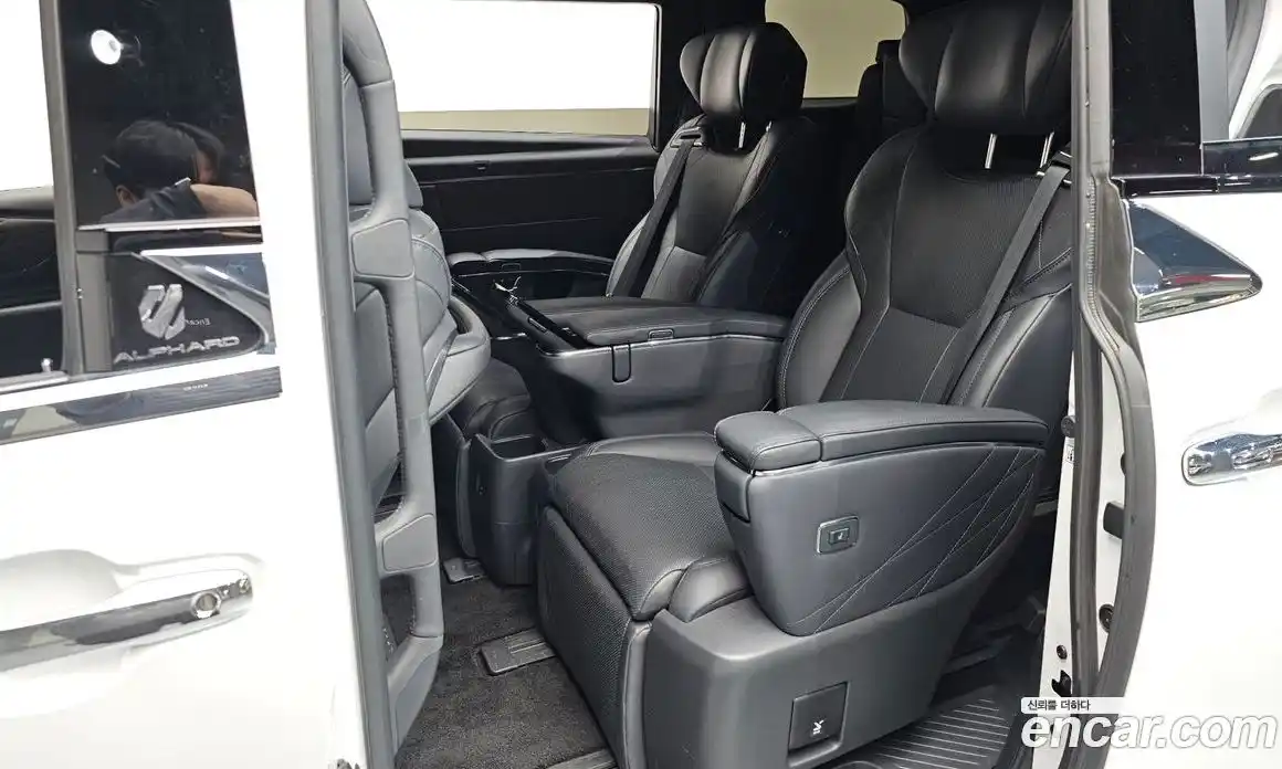 Toyota Alphard 2024 2.5 Автомат в Москве № 584575, фото 12