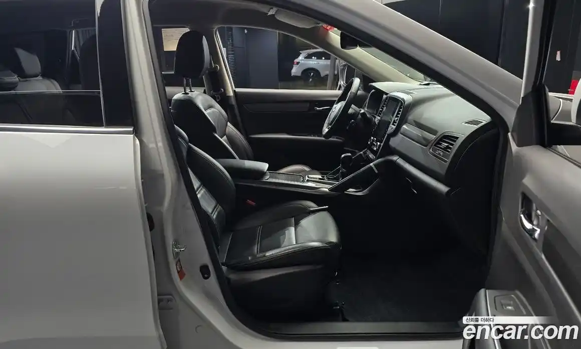 Renault QM6 2023 2.0 Автомат в Москве № 586123, фото 11