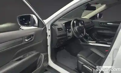 Renault QM6 2023 2.0 Автомат в Москве № 586123, миниатюра 10