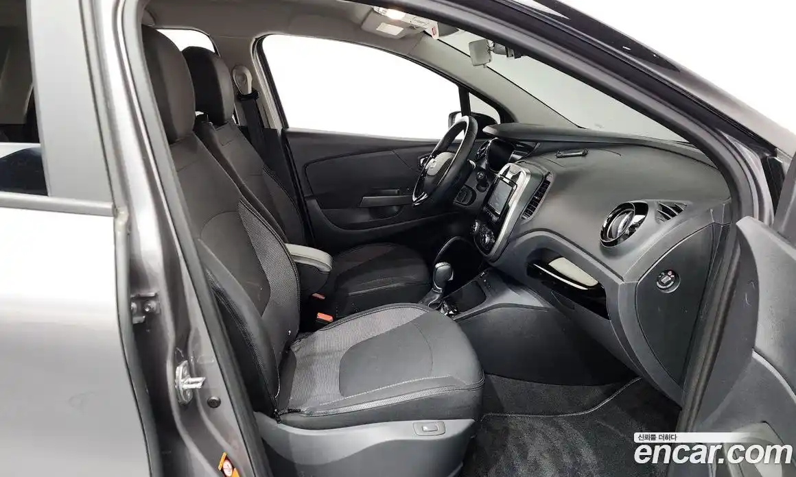 Renault QM3 2017 1.5 Автомат в Москве № 586539, фото 11