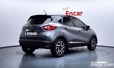 Renault QM3 2017 1.5 Автомат в Москве № 586539, миниатюра 2