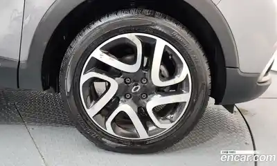 Renault QM3 2017 1.5 Автомат в Москве № 586539, миниатюра 5