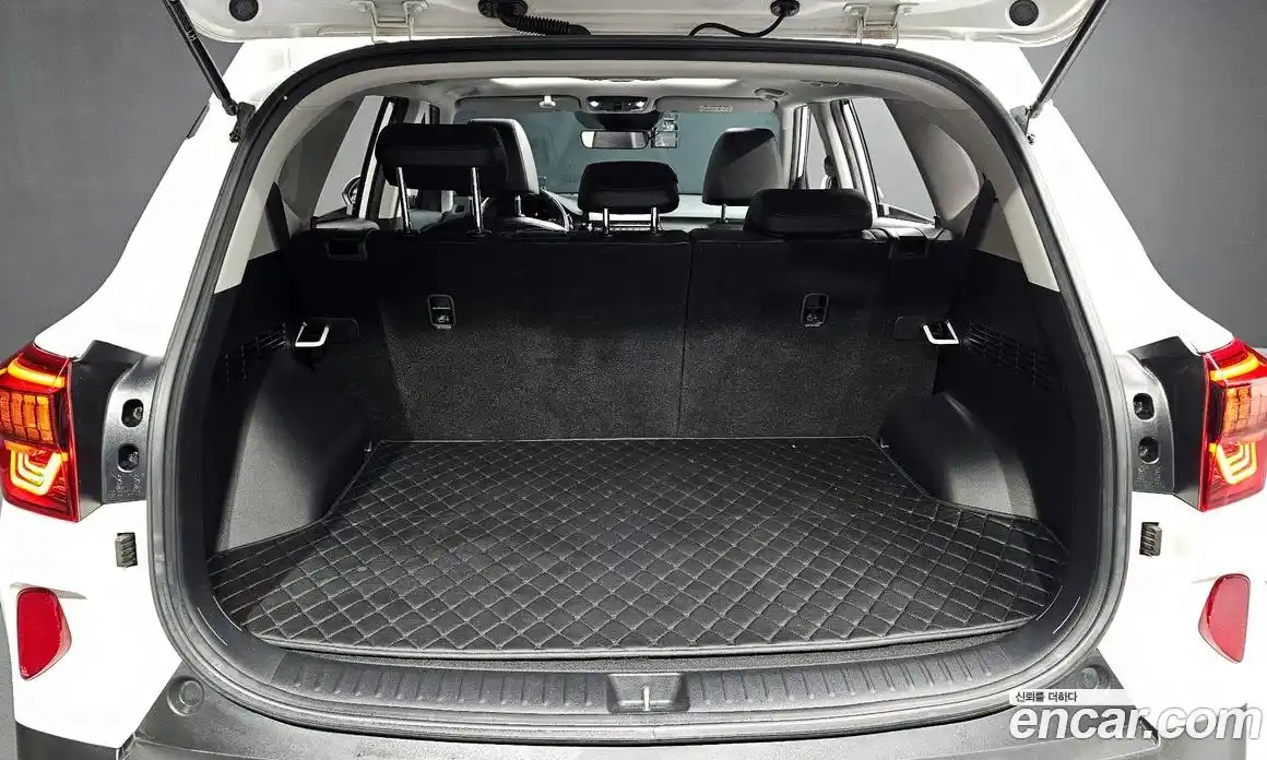 Kia Seltos 2021 1.6 Автомат в Москве № 586871, фото 20