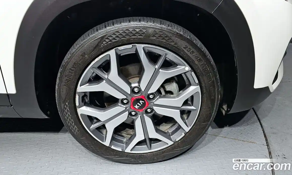 Kia Seltos 2021 1.6 Автомат в Москве № 586871, фото 5