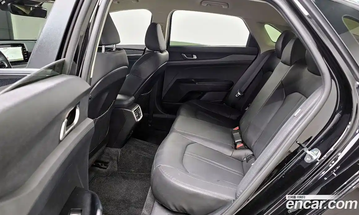 Kia K5 2022 2.0 Автомат в Москве № 587275, фото 13