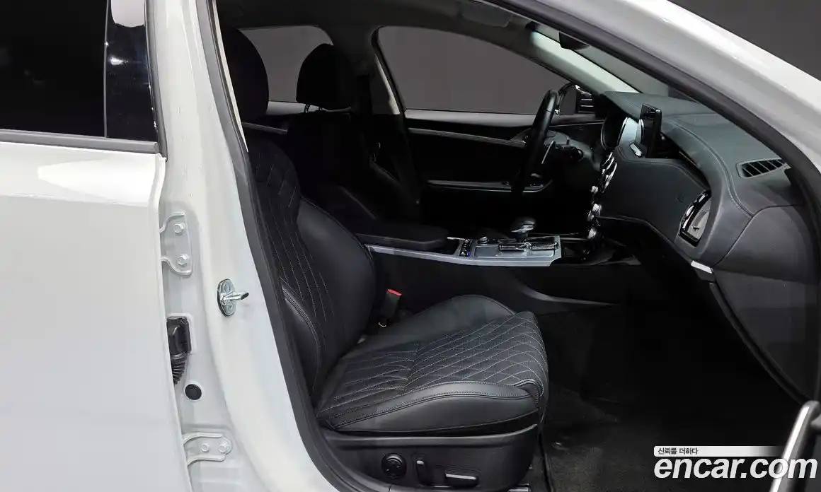 Kia Stinger 2023 2.5 Автомат в Москве № 587334, фото 11