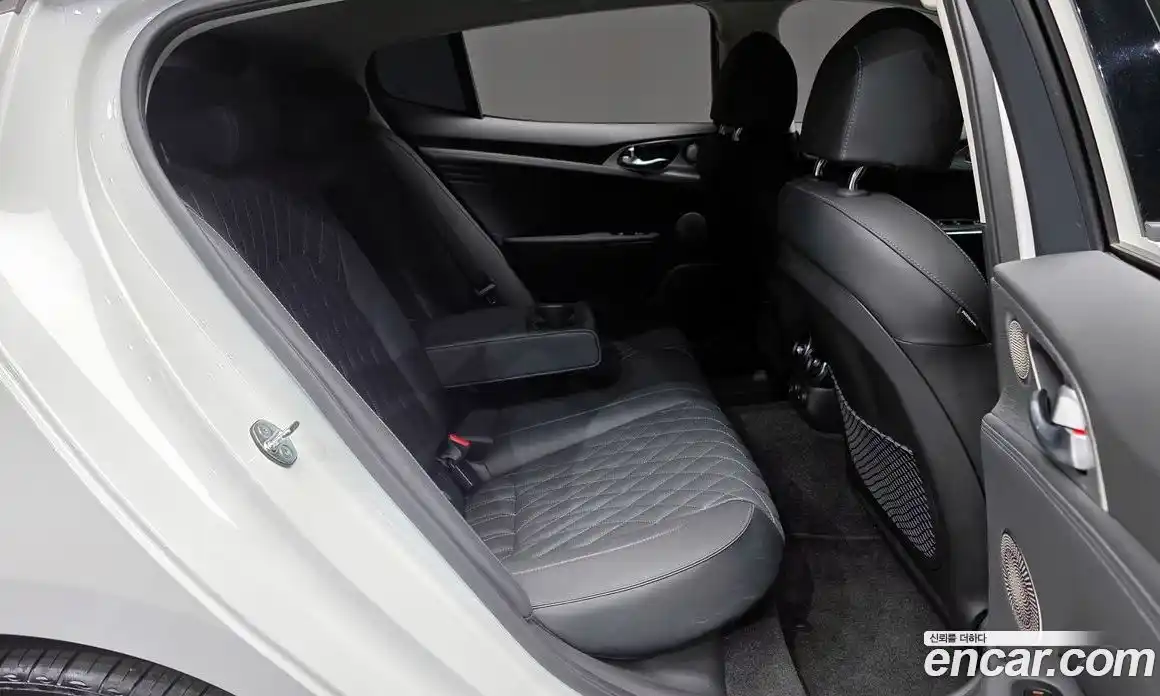 Kia Stinger 2023 2.5 Автомат в Москве № 587334, фото 12