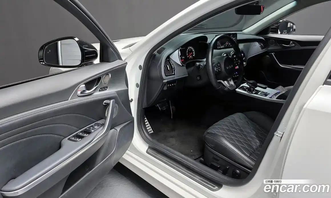 Kia Stinger 2023 2.5 Автомат в Москве № 587334, фото 10