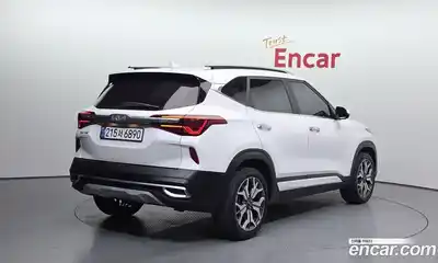 Kia Seltos 2022 1.6 Автомат в Москве № 587463, миниатюра 2