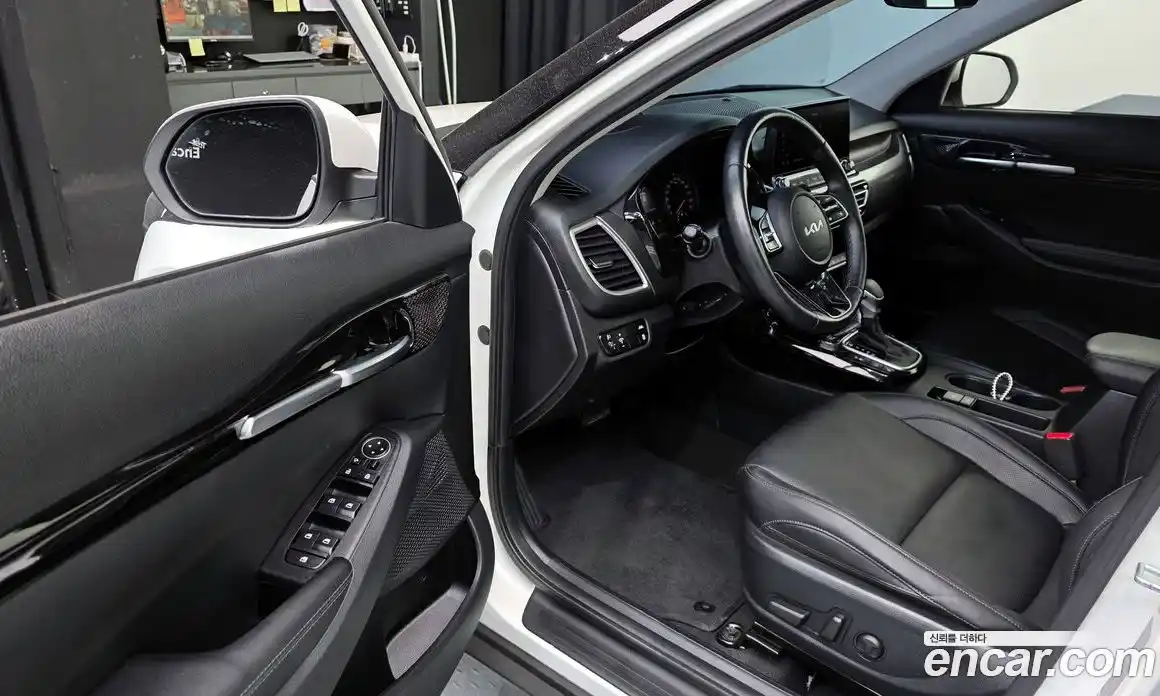 Kia Seltos 2022 1.6 Автомат в Москве № 587463, фото 10