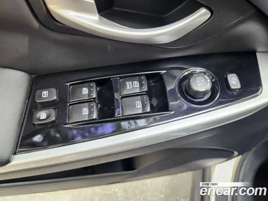 SsangYong Korando 2015 2.0 Механическая в Москве № 589466, фото 12