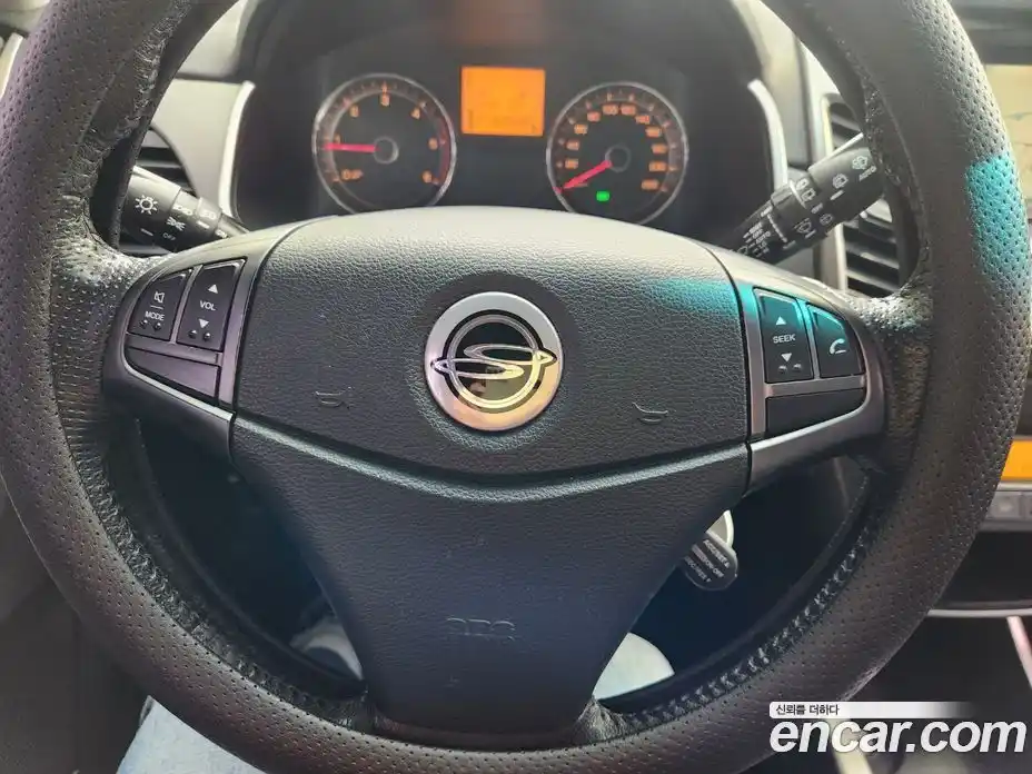 SsangYong Korando 2015 2.0 Механическая в Москве № 589466, фото 15