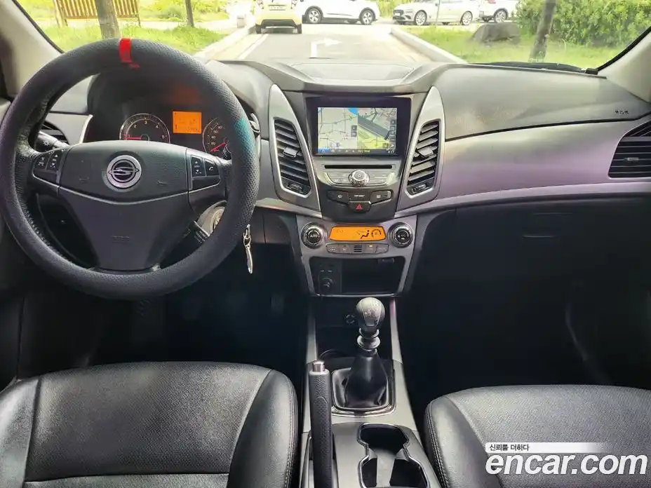 SsangYong Korando 2015 2.0 Механическая в Москве № 589466, фото 16