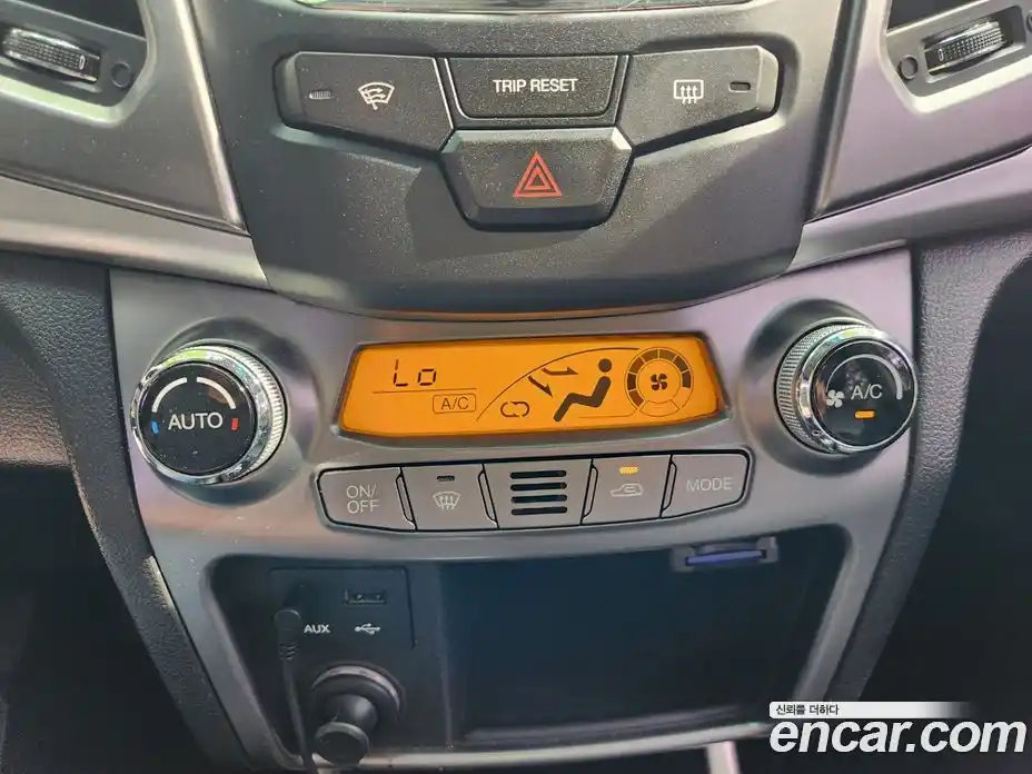 SsangYong Korando 2015 2.0 Механическая в Москве № 589466, фото 17