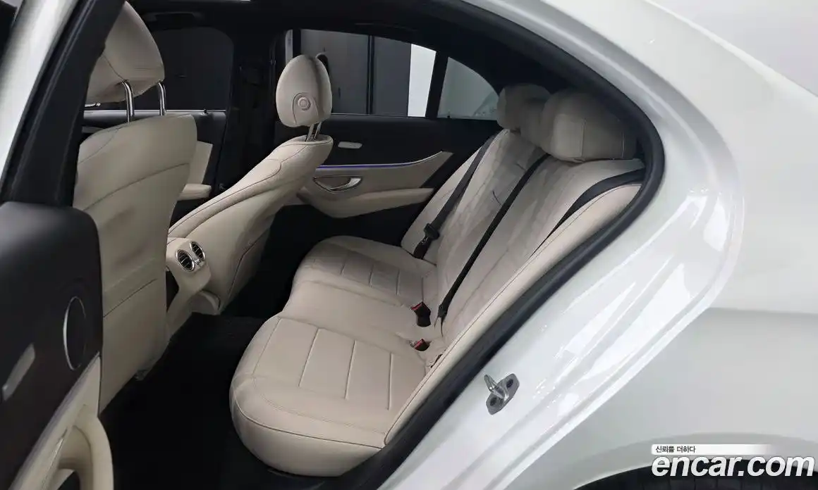 Mercedes-Benz E-Class 2022 2.0 Автомат в Москве № 592047, фото 11