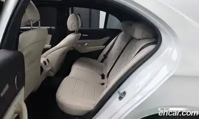 Mercedes-Benz E-Class 2022 2.0 Автомат в Москве № 592047, миниатюра 11