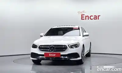 Mercedes-Benz E-Class 2022 2.0 Автомат в Москве № 592047, миниатюра 2
