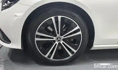 Mercedes-Benz E-Class 2022 2.0 Автомат в Москве № 592047, миниатюра 4