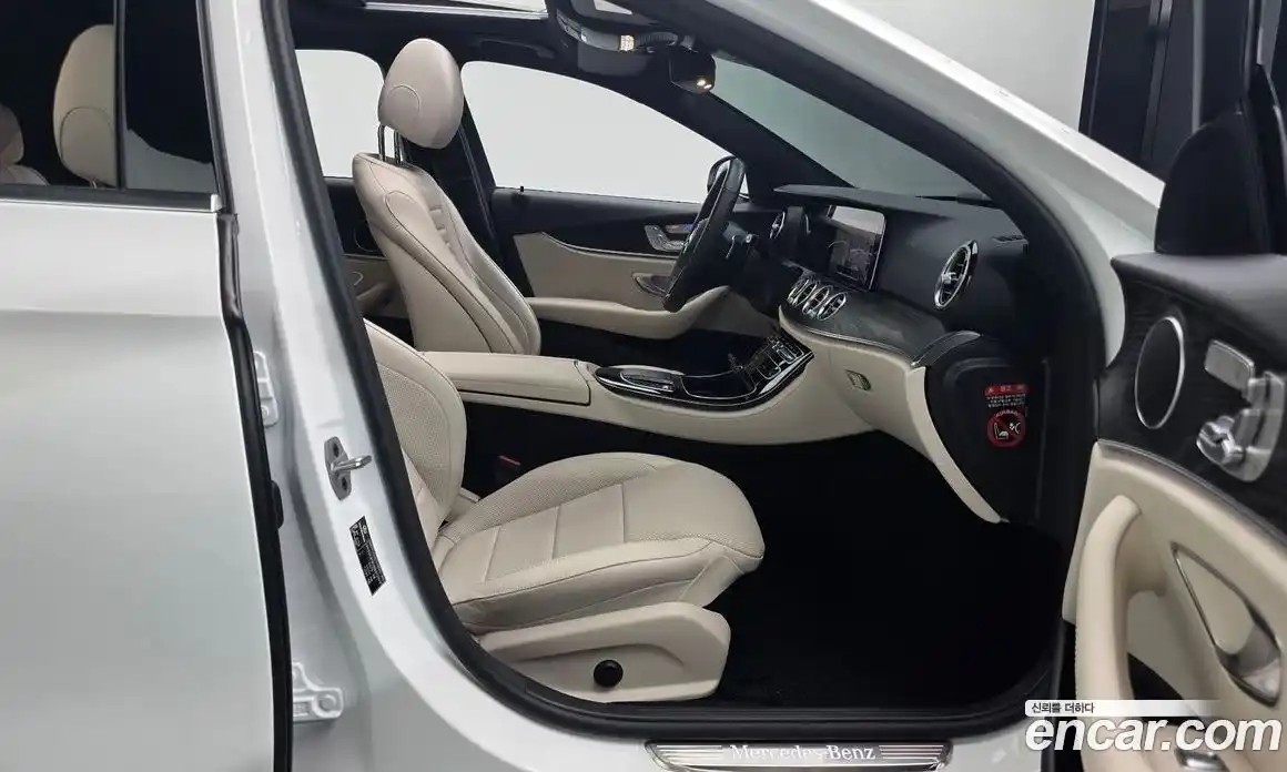 Mercedes-Benz E-Class 2022 2.0 Автомат в Москве № 592047, фото 9