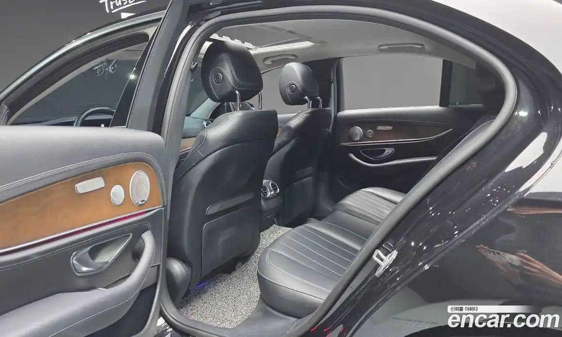 Mercedes-Benz E-Class 2019 2.0 Автомат в Москве № 592409, фото 17