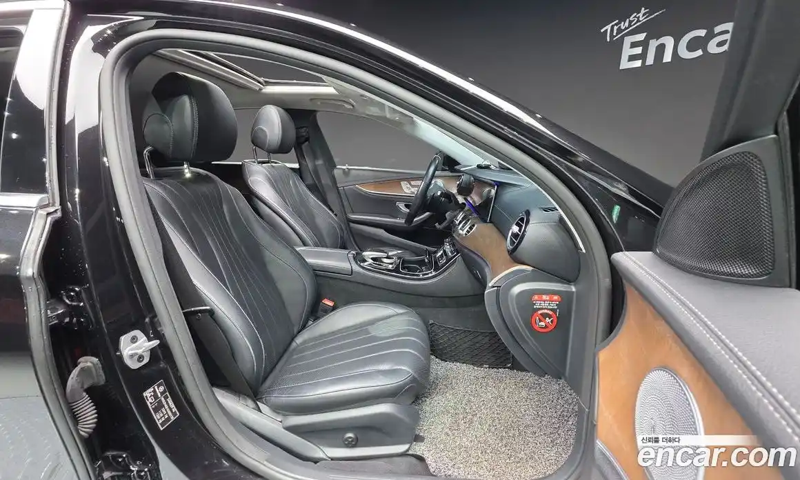 Mercedes-Benz E-Class 2019 2.0 Автомат в Москве № 592409, фото 10