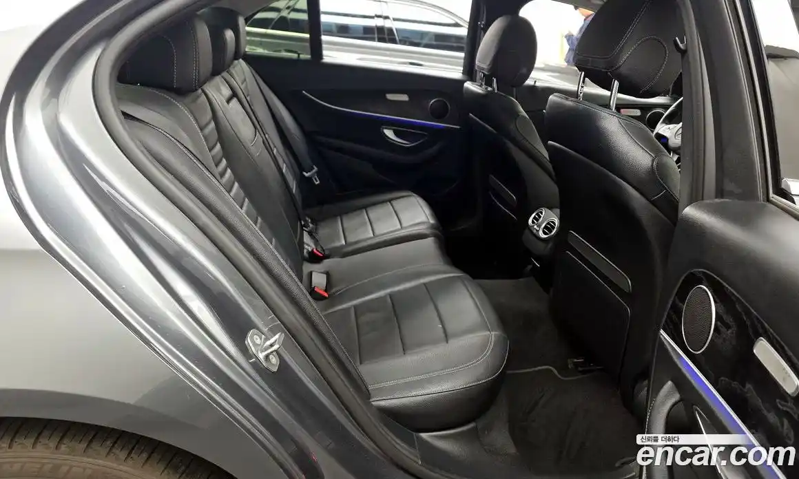 Mercedes-Benz E-Class 2017 2.0 Автомат в Москве № 592786, фото 12