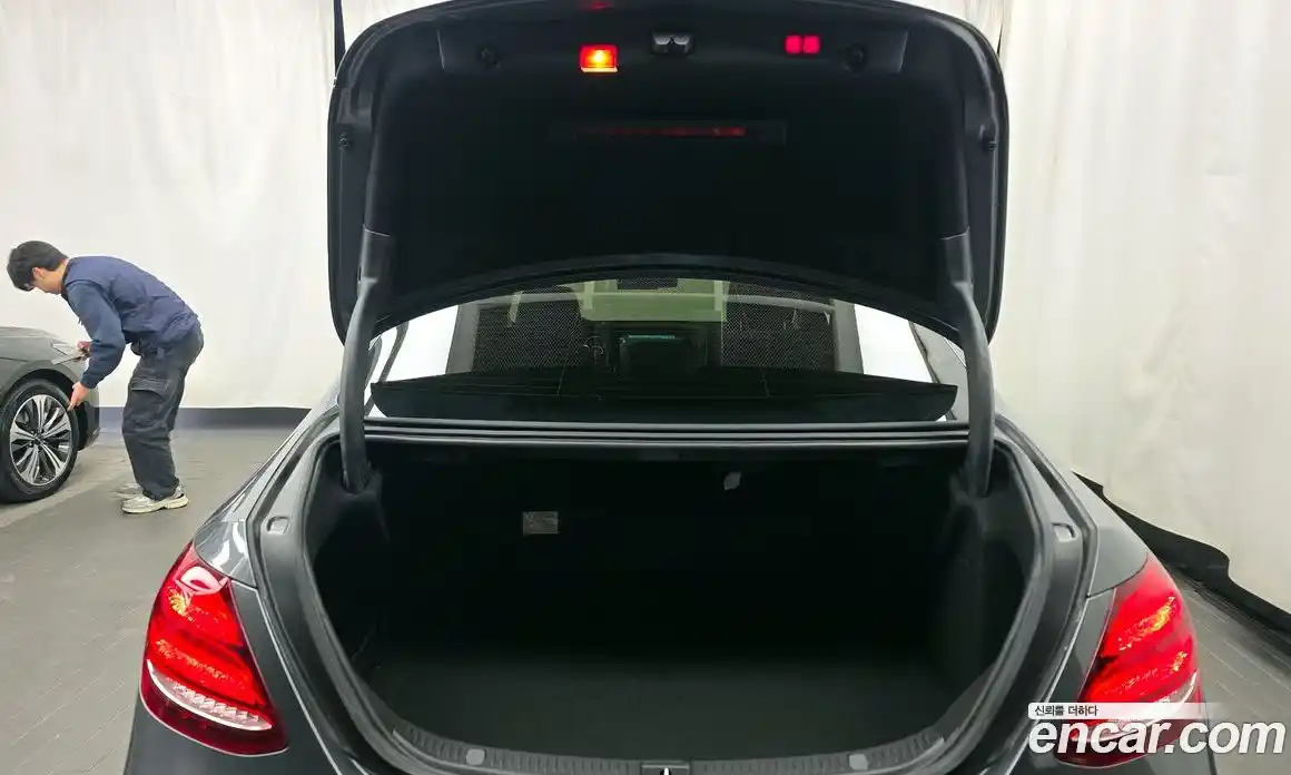 Mercedes-Benz E-Class 2017 2.0 Автомат в Москве № 592786, фото 20