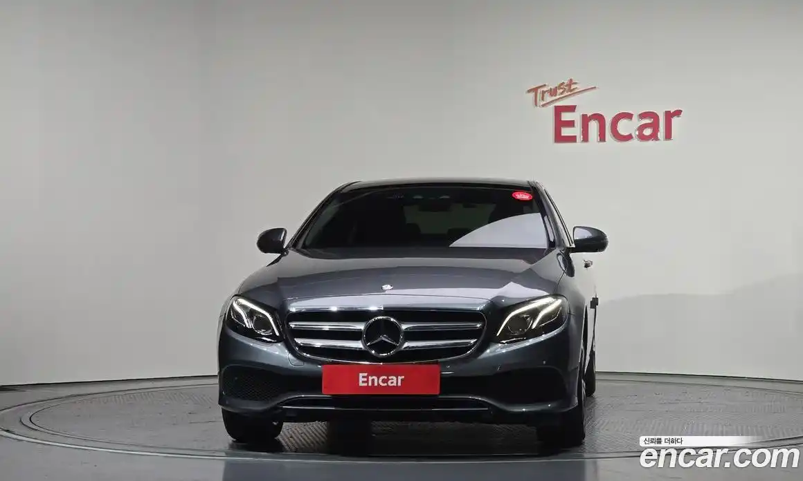 Mercedes-Benz E-Class 2017 2.0 Автомат в Москве № 592786, фото 3