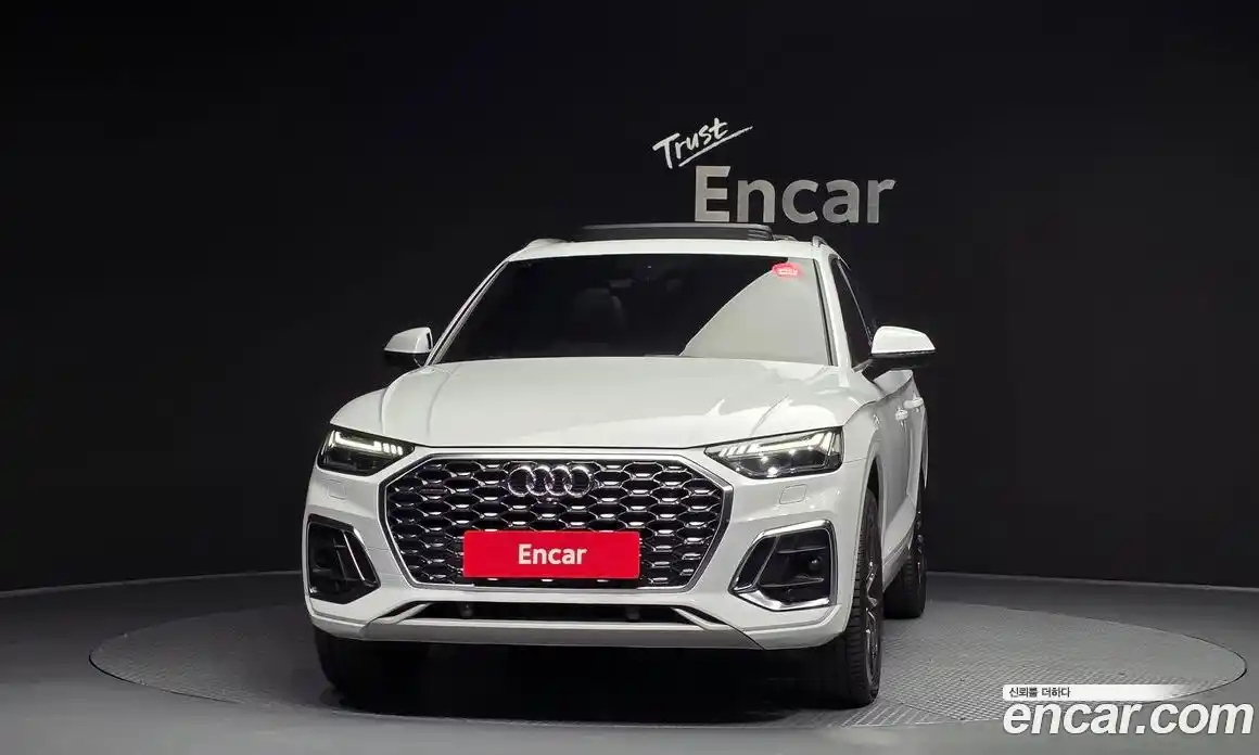 Audi Q5 2023 2.0 Автомат в Москве № 592861, фото 3