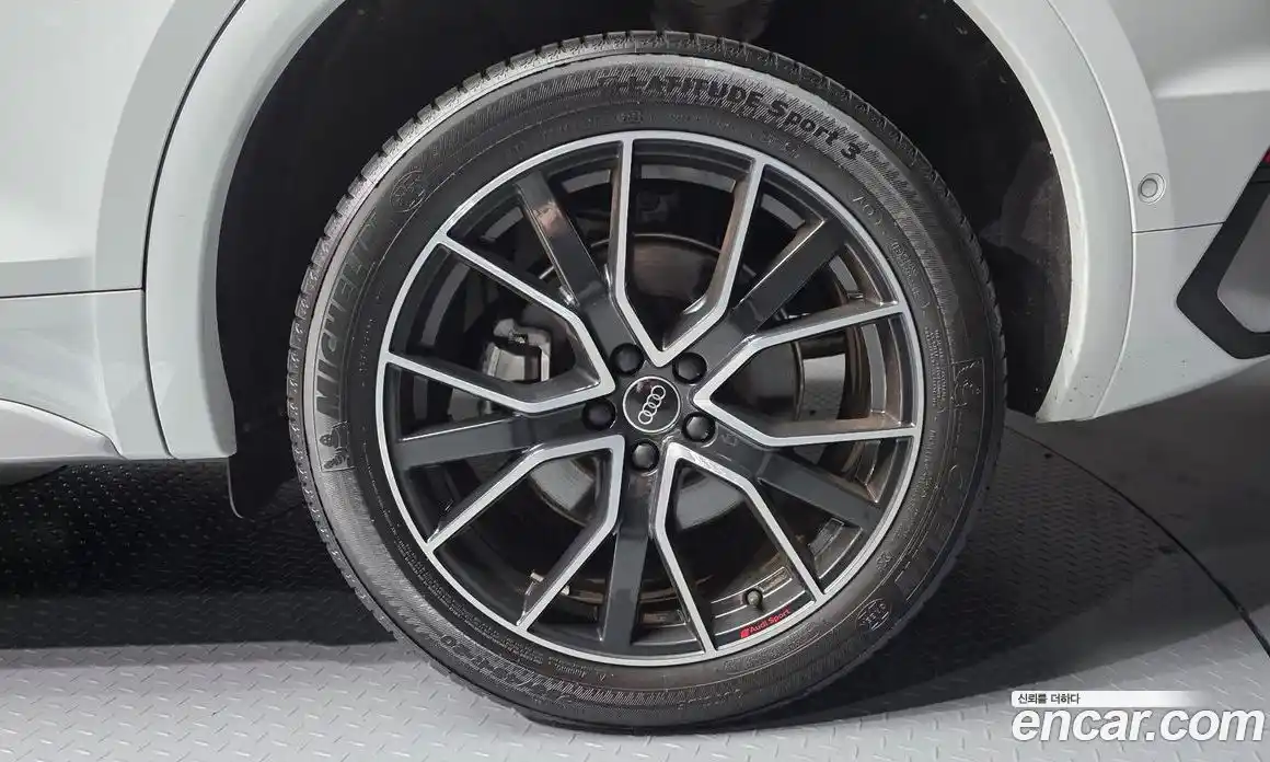 Audi Q5 2023 2.0 Автомат в Москве № 592861, фото 5