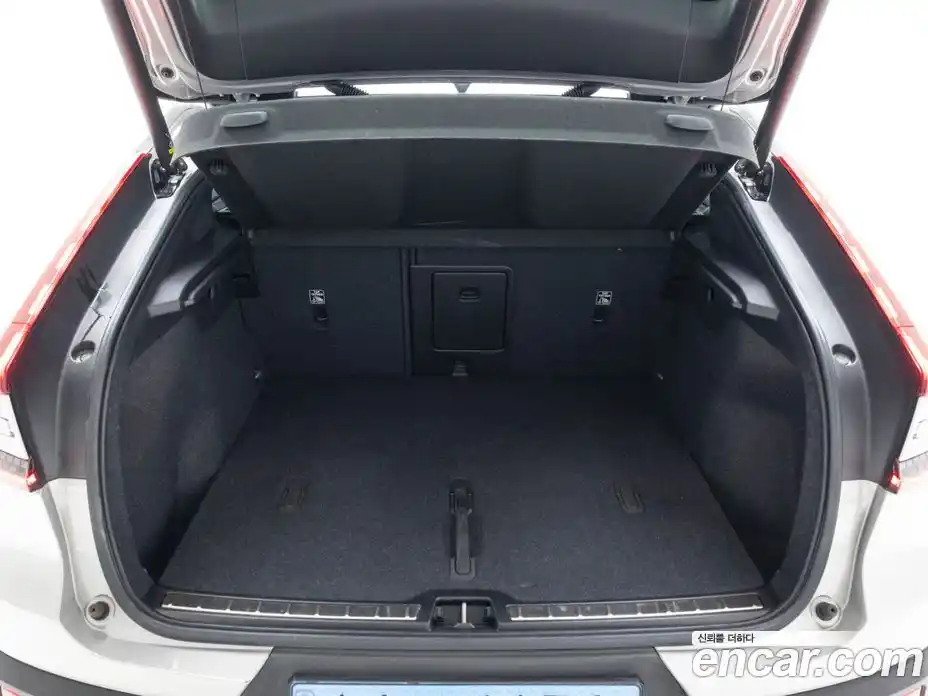 Volvo C40 2024 Автомат в Москве № 593806, фото 17